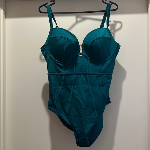 City Chic Other - Woman’s swimsuit